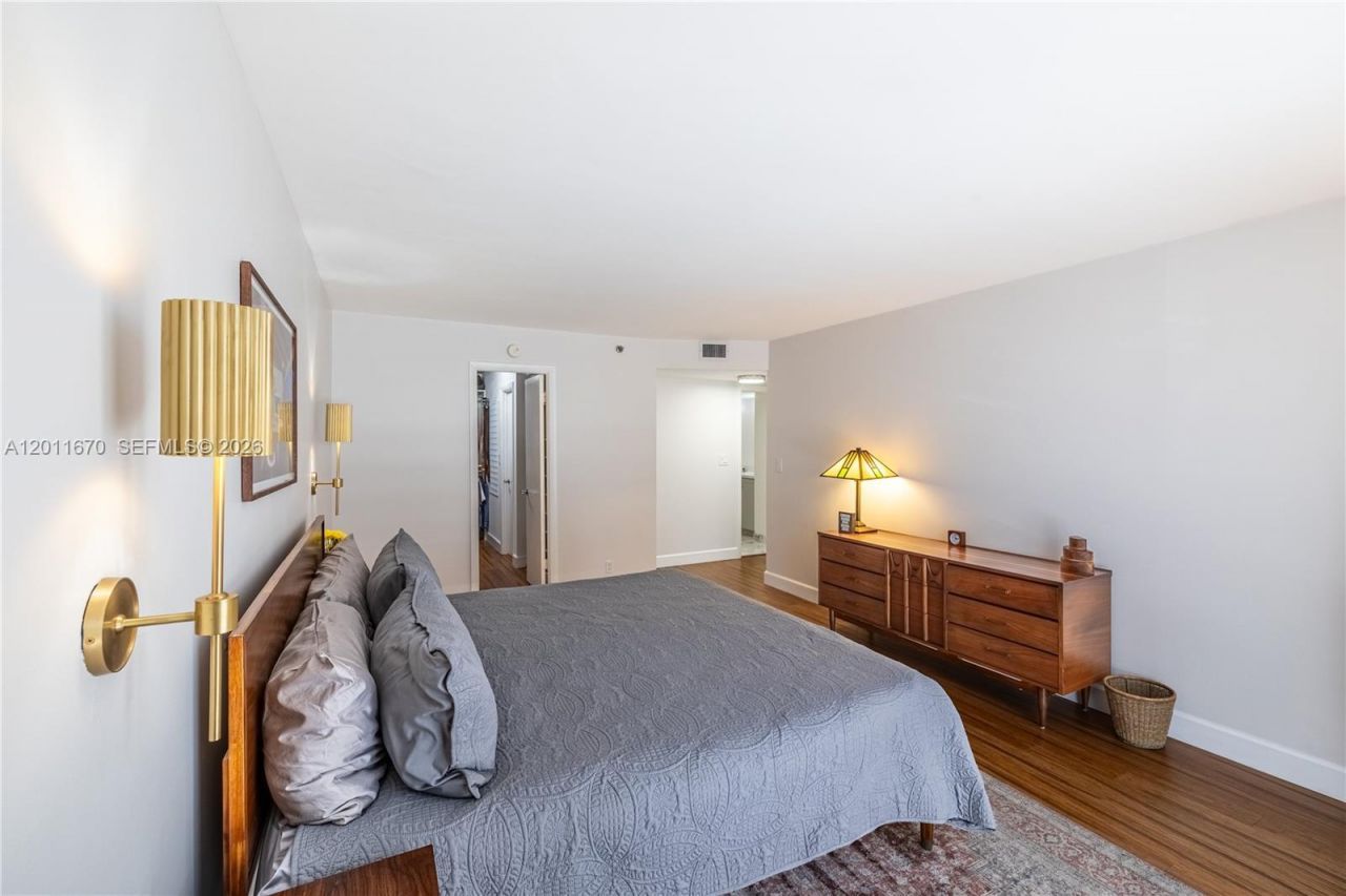 4000 Towerside Ter , Unit 308, Miami, FL 33138 Photo