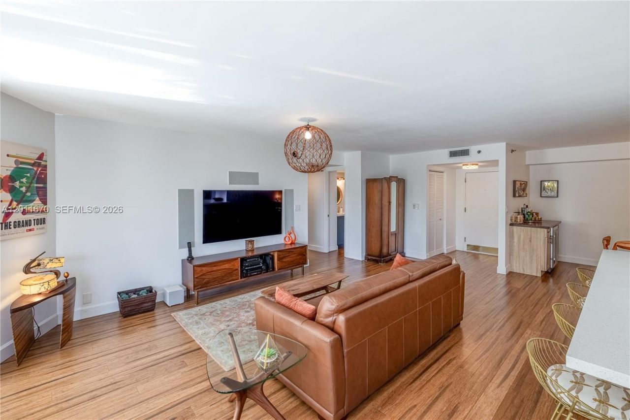 4000 Towerside Ter , Unit 308, Miami, FL 33138 Photo