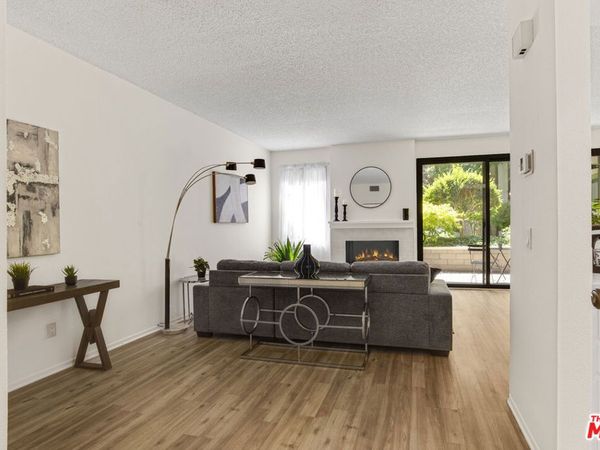 8707 Falmouth Avenue, Unit 101, Playa Del Rey, CA 90293