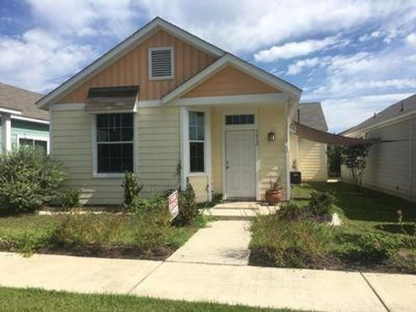 1612 Sanders , Kyle, TX 78640
