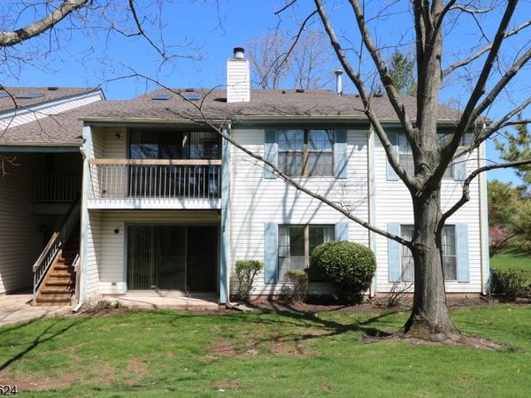68 Crabapple Ln, Franklin, NJ 08823