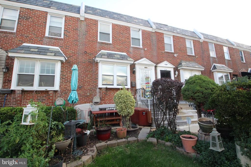 222 W Colonial Street, Philadelphia, PA 19126 Main Photo