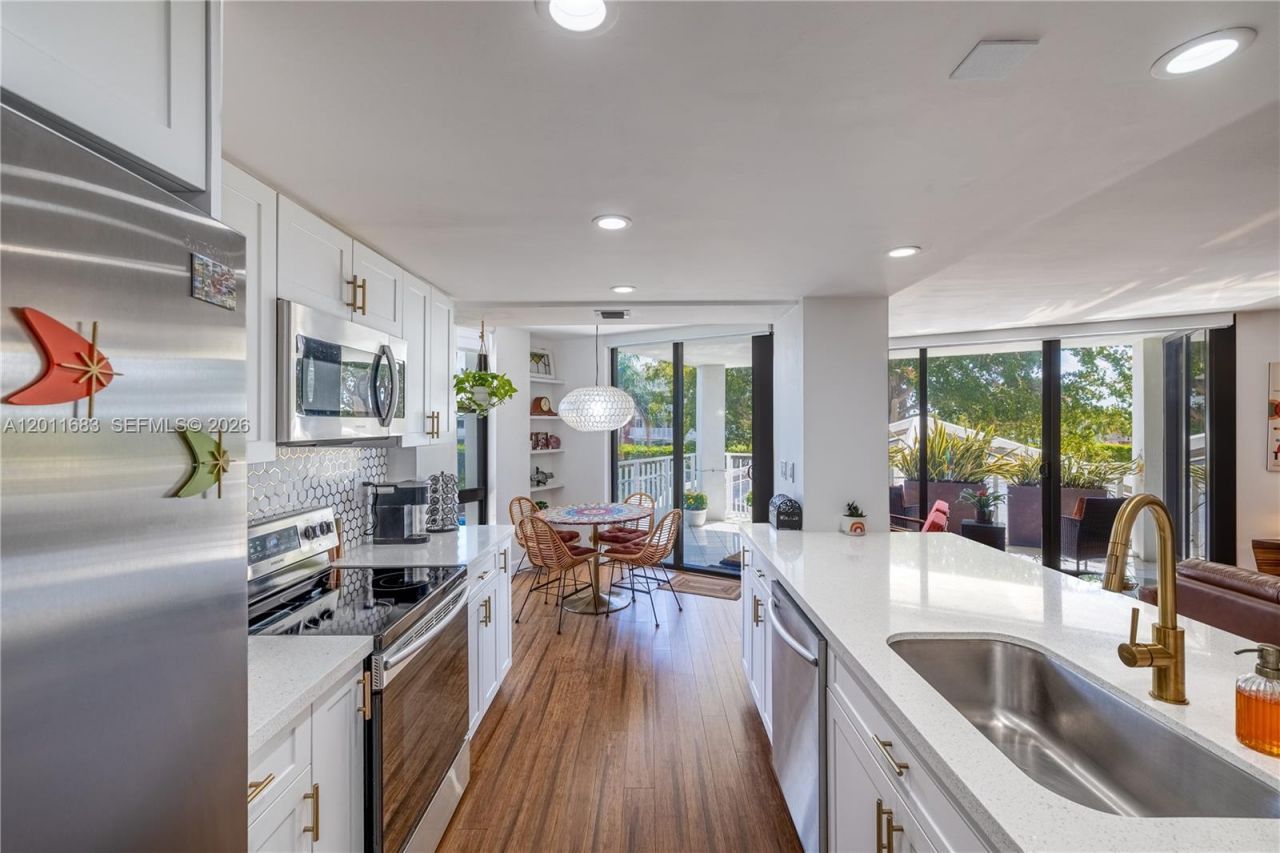 4000 Towerside Ter , Unit 308, Miami, FL 33138 Photo