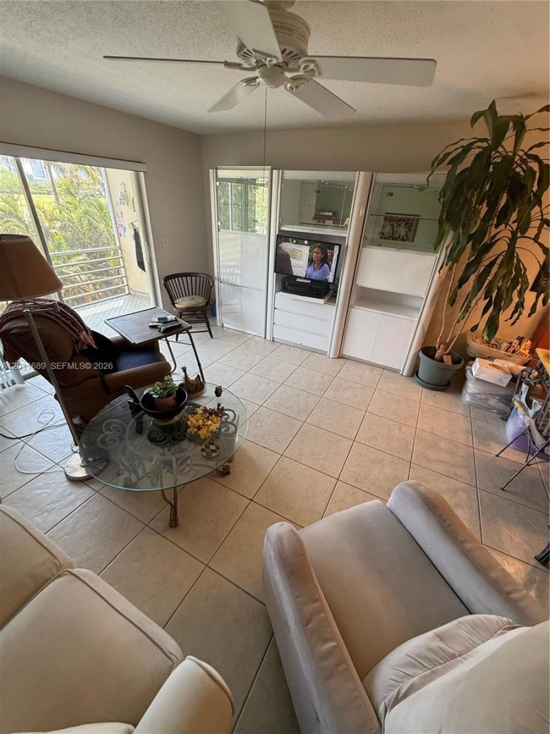 700 NE 14th Ave, Unit 409, Hallandale Beach, FL 33009 Photo