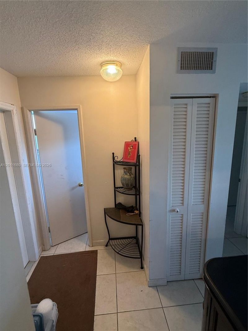 700 NE 14th Ave, Unit 409, Hallandale Beach, FL 33009 Photo