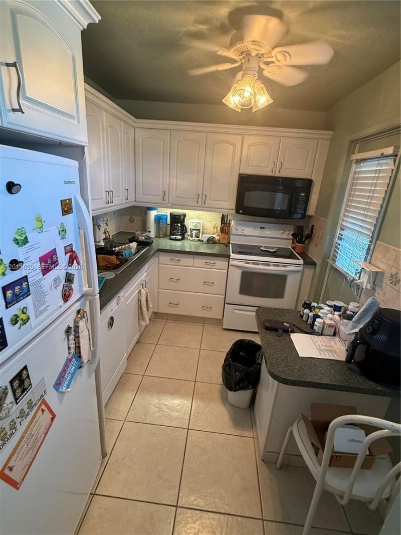 700 NE 14th Ave, Unit 409, Hallandale Beach, FL 33009 Photo