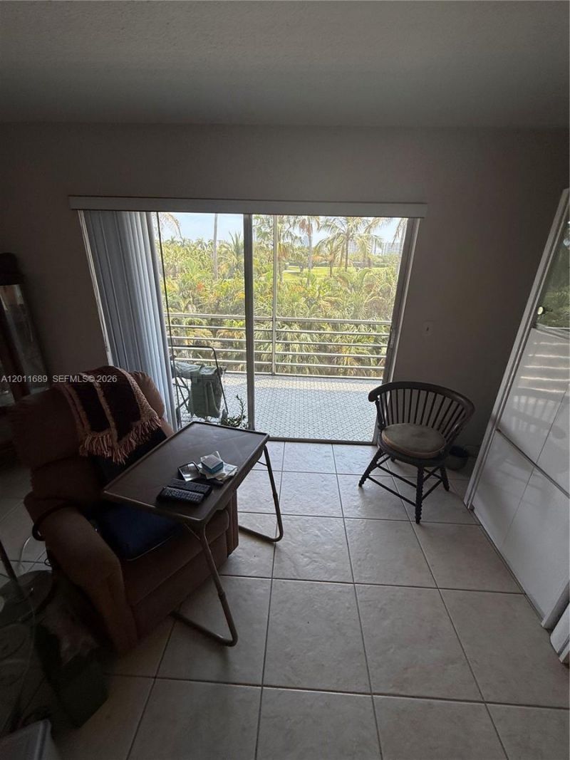 700 NE 14th Ave, Unit 409, Hallandale Beach, FL 33009 Photo