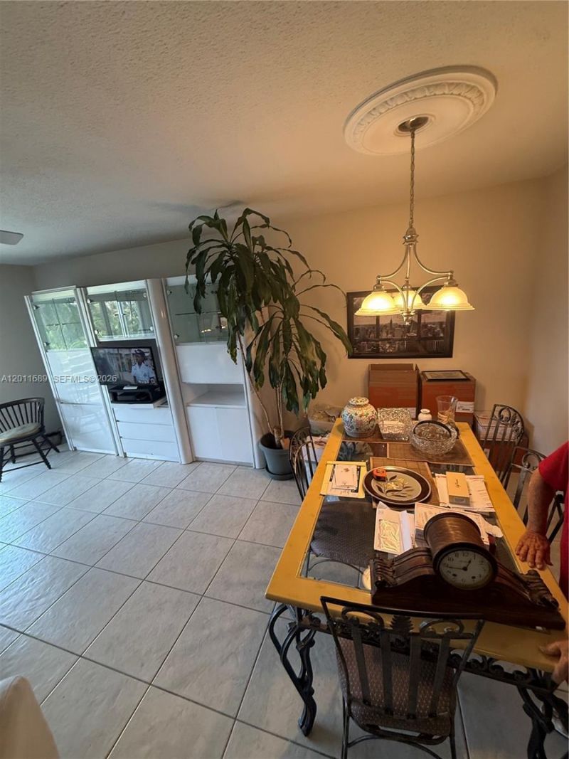 700 NE 14th Ave, Unit 409, Hallandale Beach, FL 33009 Photo