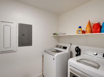 4008 Mercury Ln, Roseville, CA 95747 Photo