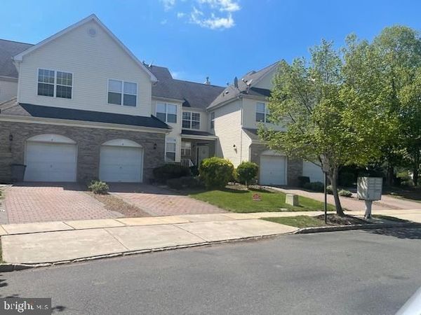 9 SHELLEY CIRCLE , EAST WINDSOR, NJ 08520