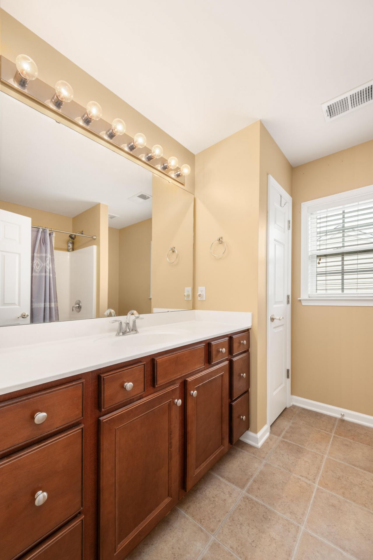 223 Mayfield Drive Photo 24
