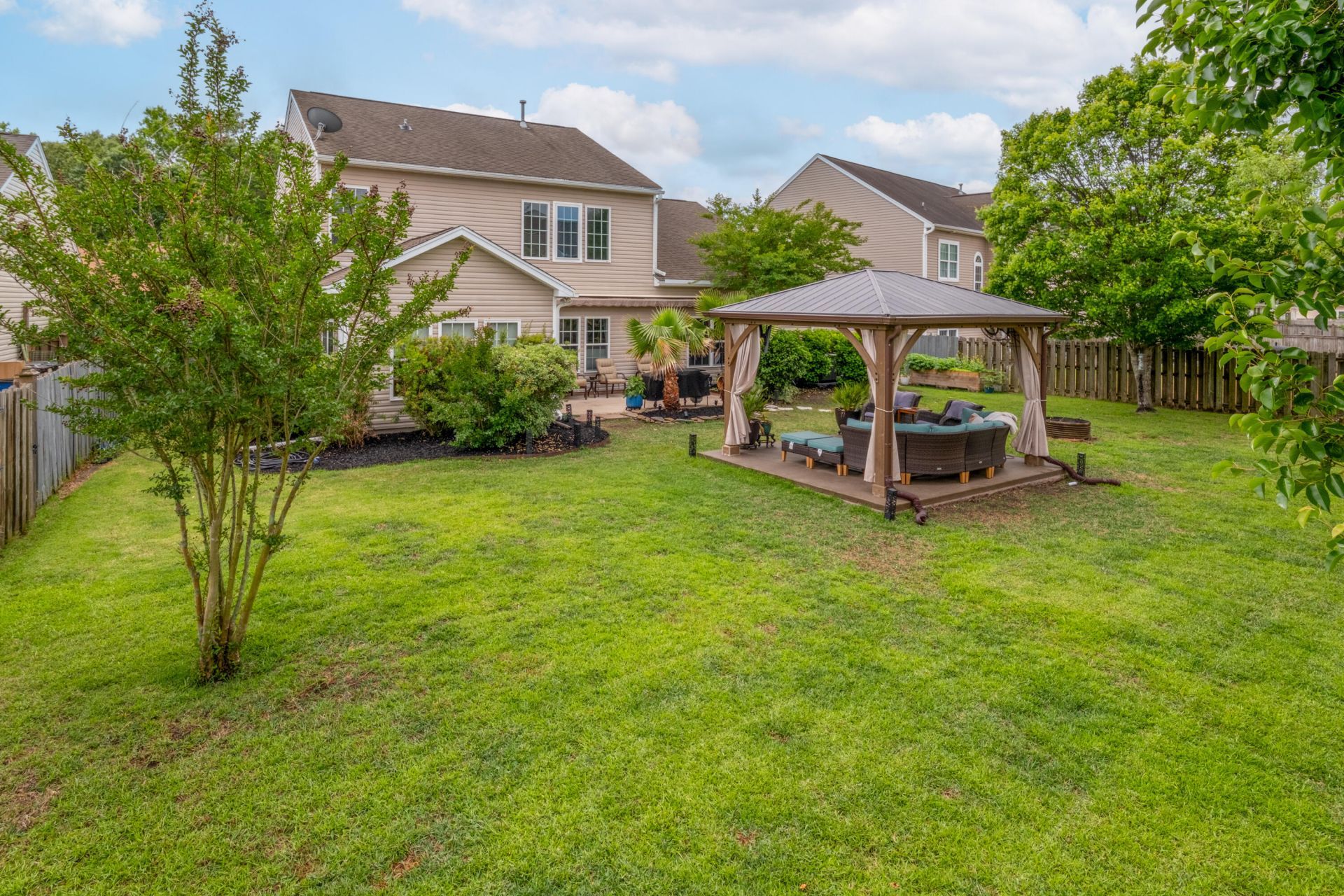 223 Mayfield Drive Photo 31