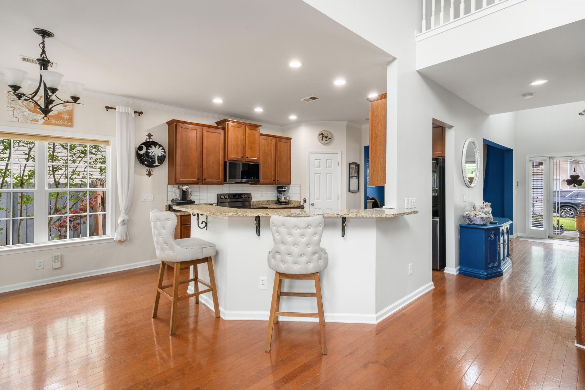 223 Mayfield Drive Photo 9