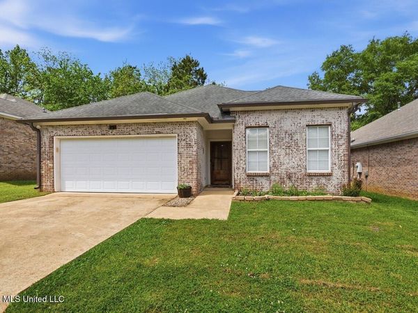 305 Stoneybrook Drive, Brandon, MS 39042