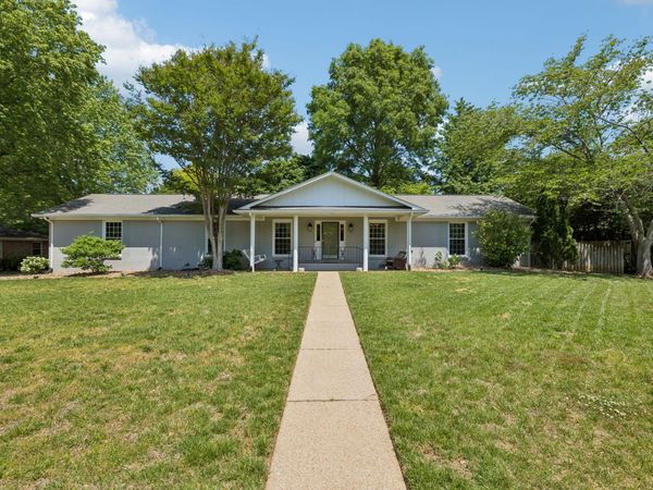 1722 Haynes Dr, Murfreesboro, TN 37129