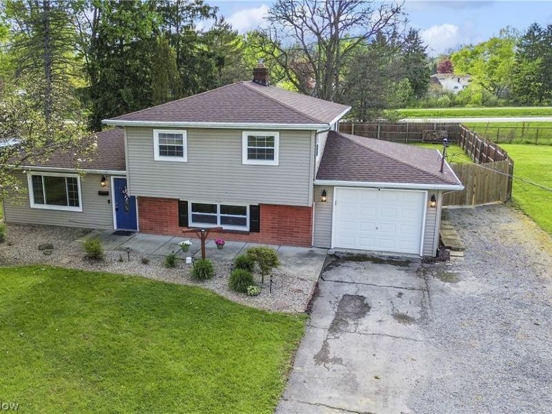 986 Keefer Road, Girard, OH 44420 Photo 2