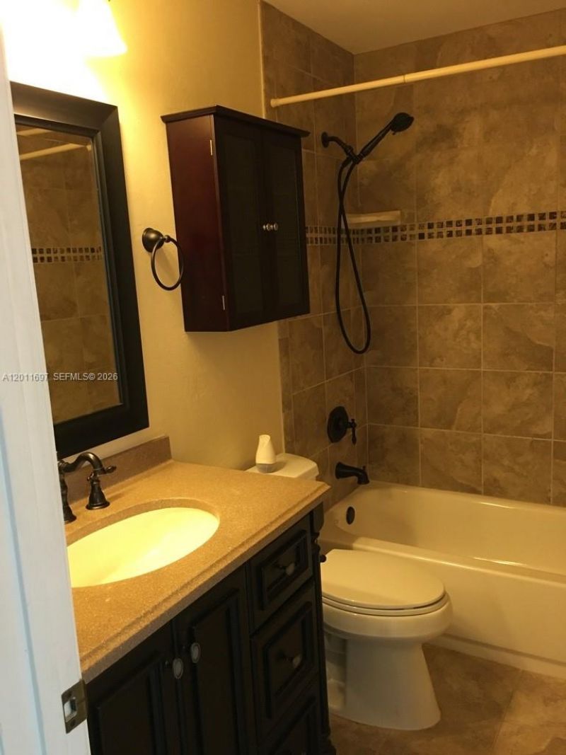 7885 NW 7th Ct , Unit 406, Plantation, FL 33324 Photo