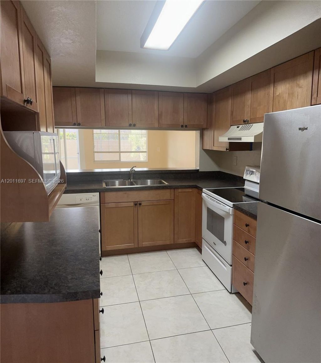 7885 NW 7th Ct , Unit 406, Plantation, FL 33324 Photo