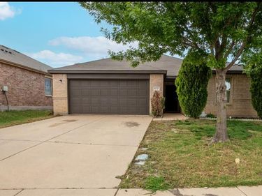 8732 Stone Valley Drive, Fort Worth, TX 76244