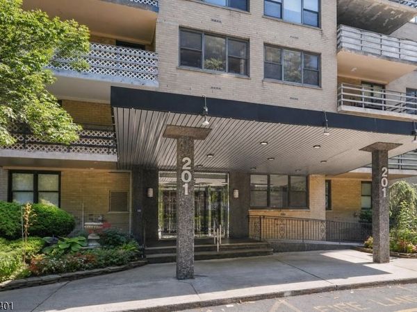 201 Saint Pauls Ave, Unit 15P, Jersey, NJ 07306