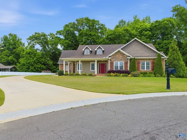 175 Glenview Drive, Albertville, AL 35950