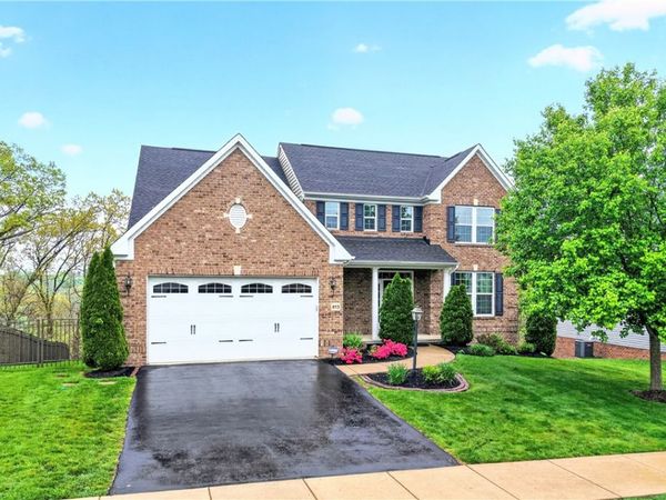 813 Balmoral Ct, Coraopolis, PA 15108
