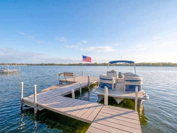 5256 Oxford Street N, Shoreview, MN 55126