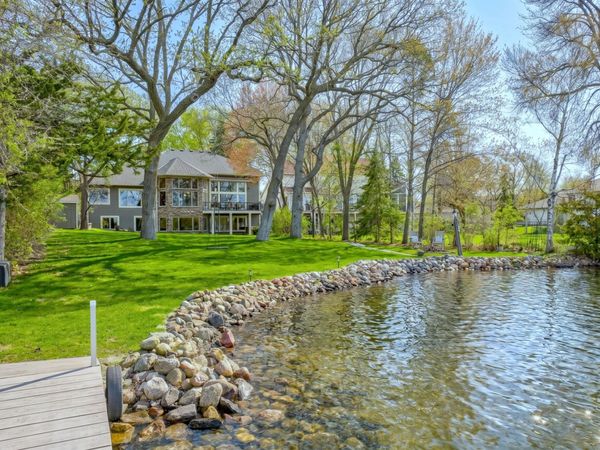 5256 Oxford Street N, Shoreview, MN 55126