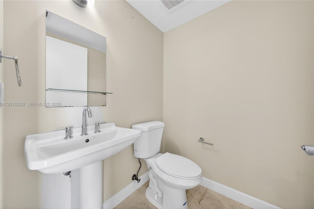 185 SW 7th St, Unit 4209, Miami, FL 33130 Photo