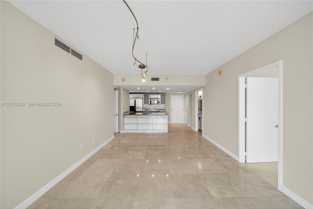 185 SW 7th St, Unit 4209, Miami, FL 33130 Photo