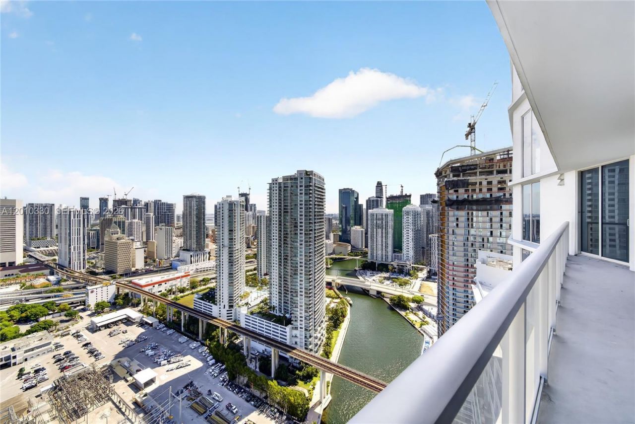 185 SW 7th St, Unit 4209, Miami, FL 33130 Photo