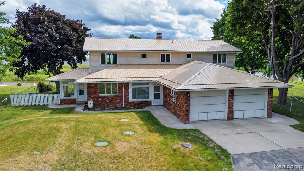 2216 E Bay Ridge Drive, Au Gres Township, MI 48703 Main Photo