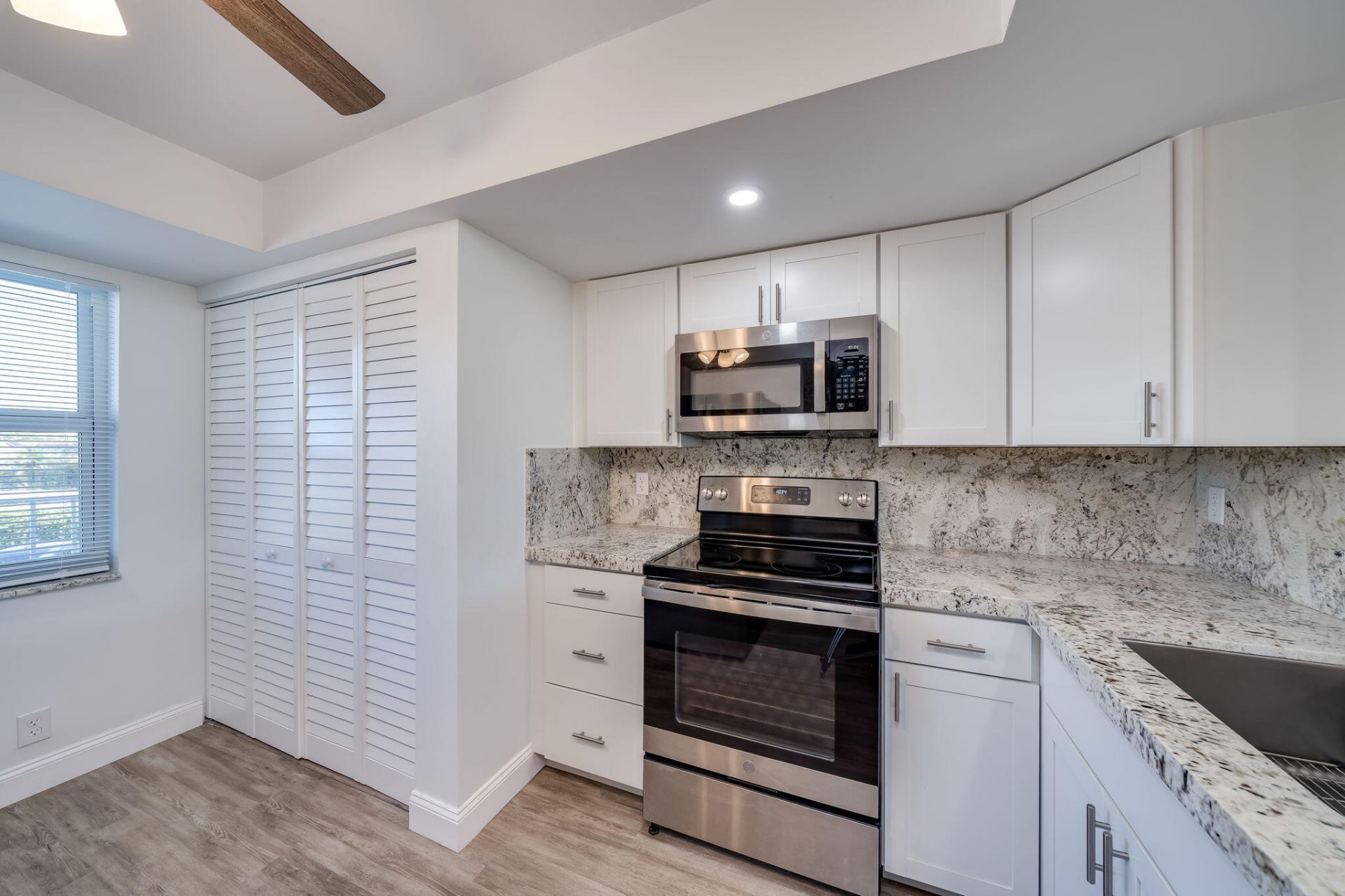 7608 NW 18th Street, Unit 202, Margate, FL 33063 Photo