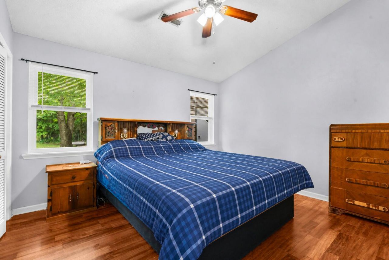 102 Nancy Lane Photo 17