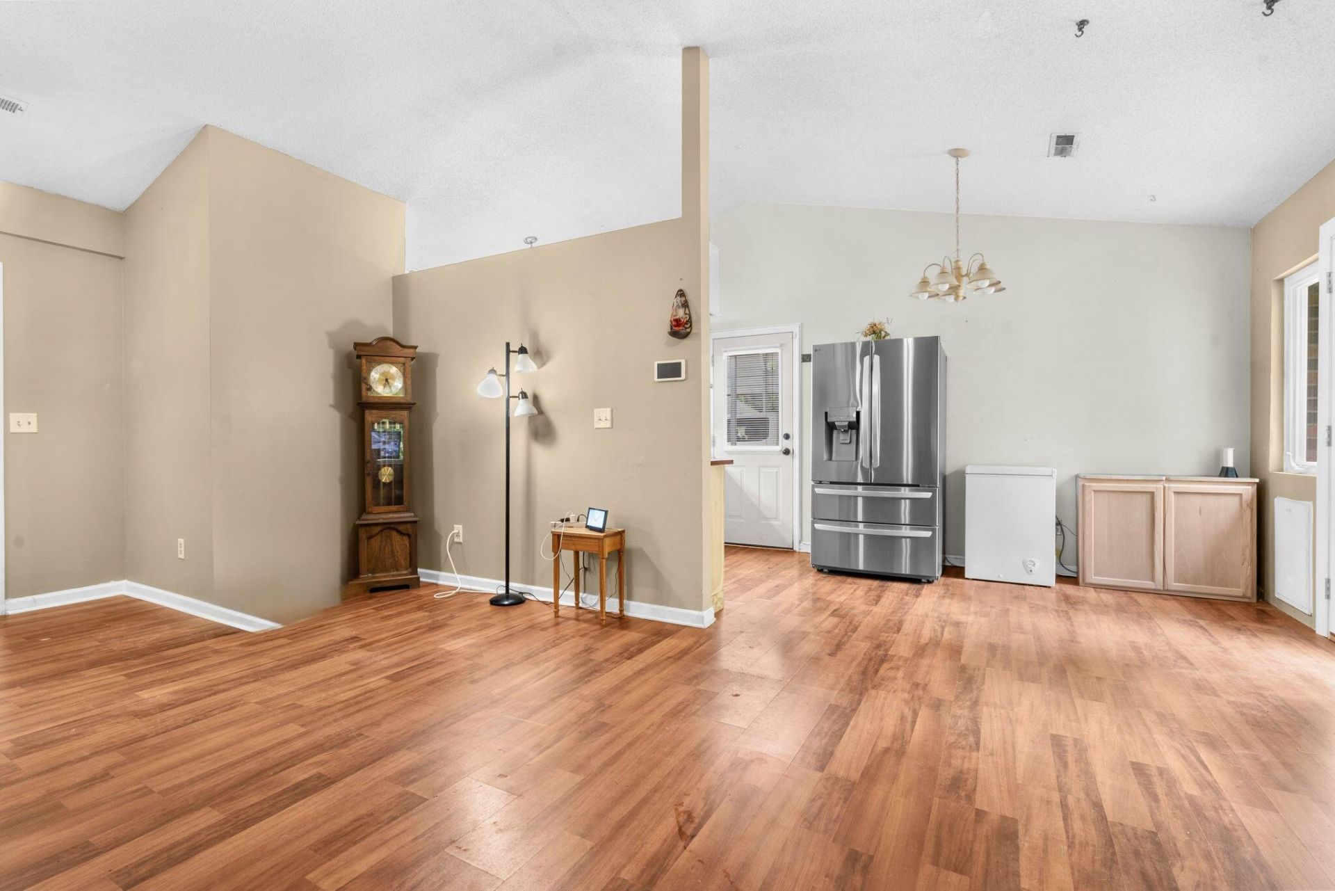102 Nancy Lane Photo 7