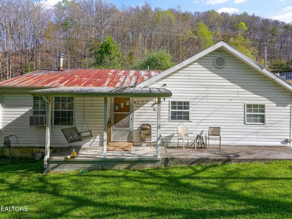 542 Back Valley Rd, Sneedville, TN 37869
