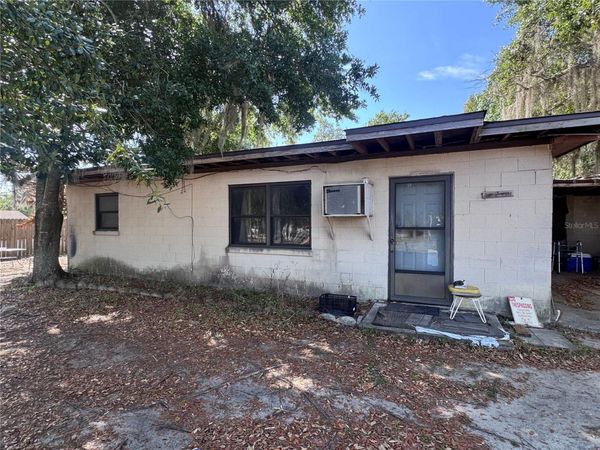 1255 WELLS AVENUE , TAVARES, FL 32778