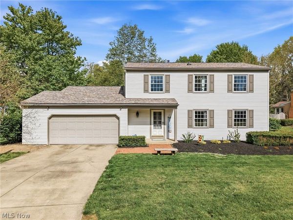 658 Burning Oaks Drive NE, Warren, OH 44484