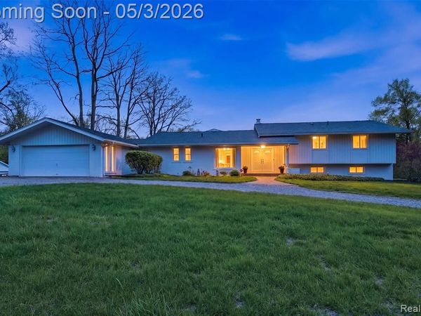 1700 Washington Road, Rochester Hills, MI 48306