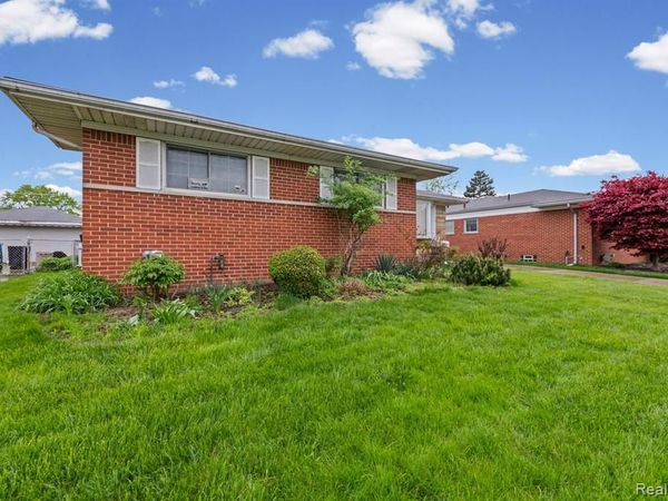 13030 Stamford Avenue, Warren, MI 48089