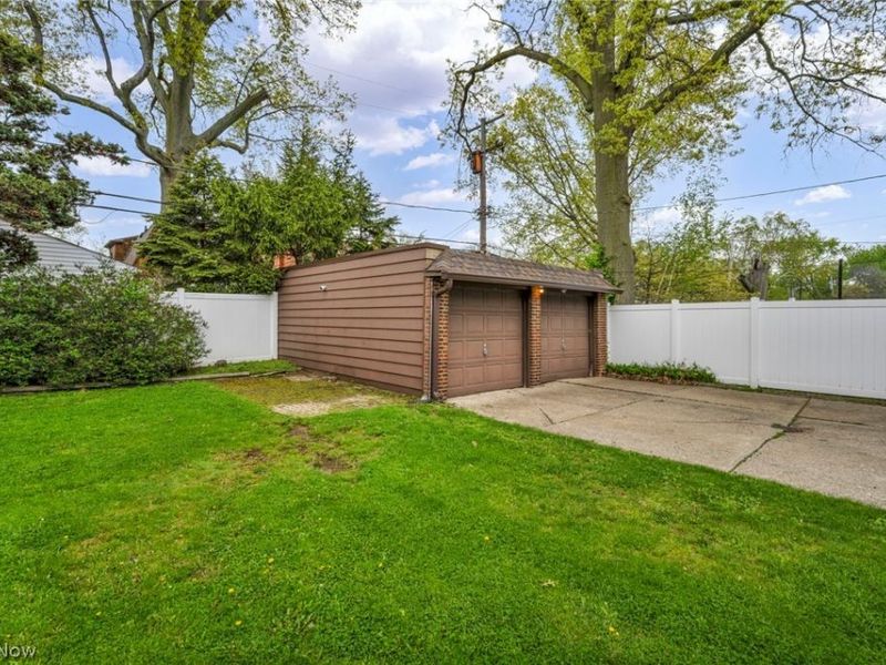91 E 212th Street, Euclid, OH 44123 Photo 5