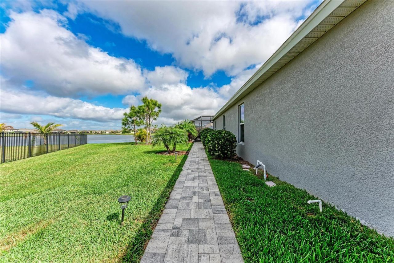 5811 Campina Place, Palmetto, FL 34221 Photo