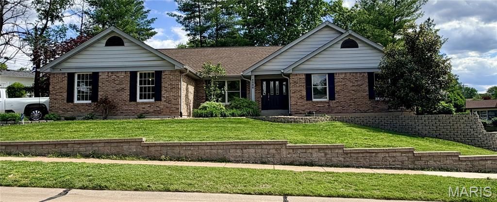 4568 Braungate Drive , Saint Louis, MO 63128 Main Photo