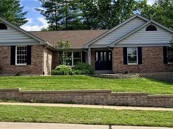 4568 Braungate Drive , St Louis, MO 63128