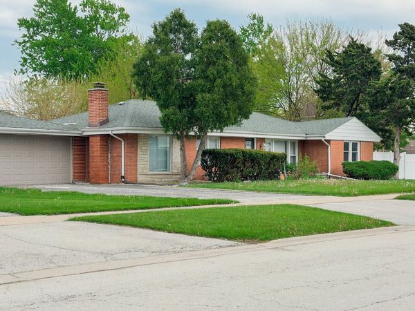 7945 Mobile Avenue , Burbank, IL 60459