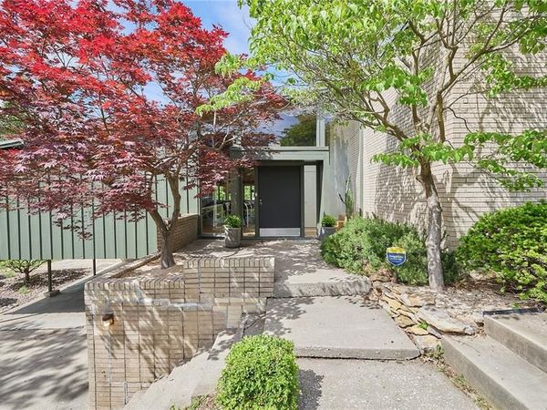 1 NW Greentree Lane, Kansas City, MO 64116