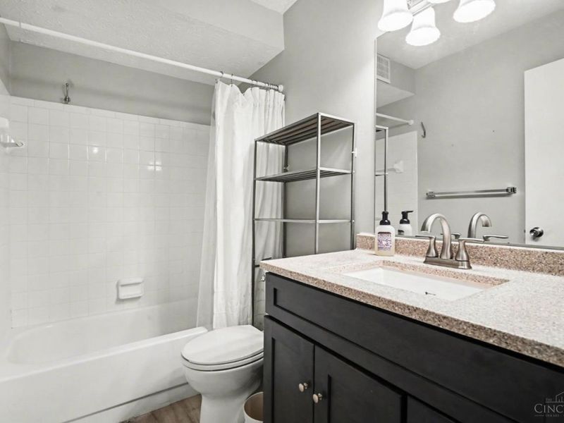 5982 Meadowcreek Drive, Unit 2, Miami Twp, OH 45150 Photo 10