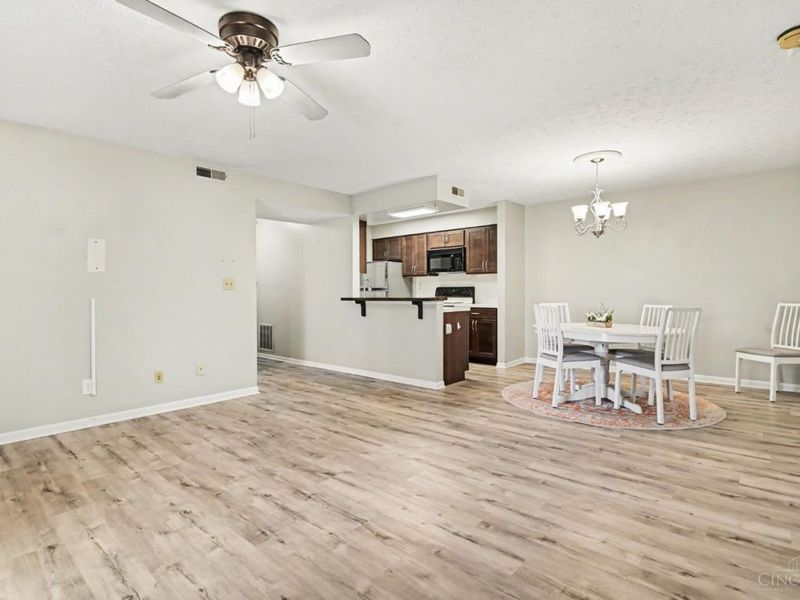 5982 Meadowcreek Drive, Unit 2, Miami Twp, OH 45150 Photo 2