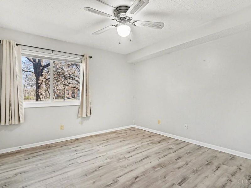 5982 Meadowcreek Drive, Unit 2, Miami Twp, OH 45150 Photo 5