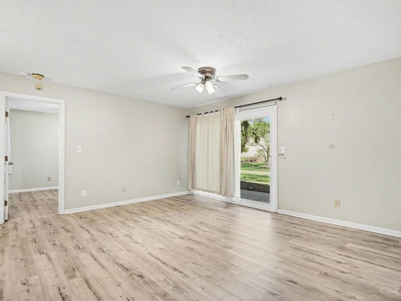 5982 Meadowcreek Drive, Unit 2, Miami Twp, OH 45150 Photo 6
